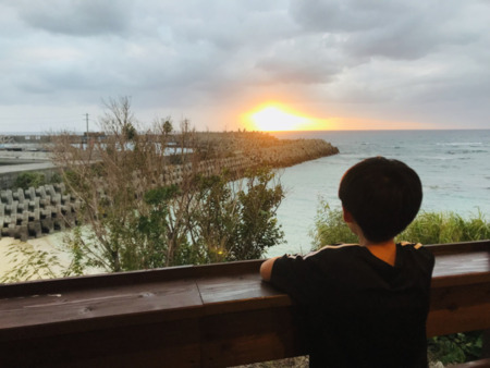 広々バルコニー、16名がゆったり座れる